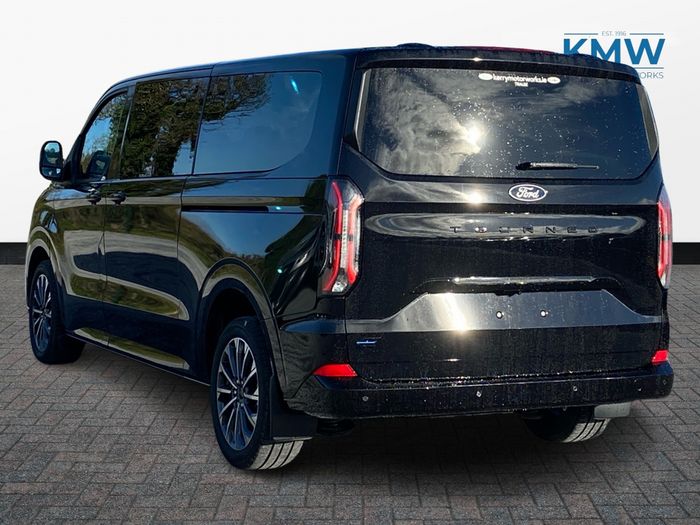 Ford Tourneo Custom 2026