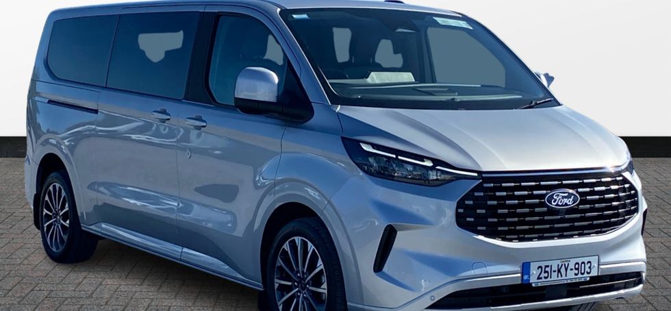 Ford Tourneo Custom 2025
