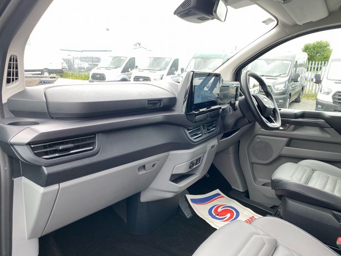 Ford Tourneo Custom 2025