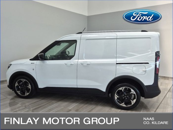 Ford TRANSIT COURIER 2026