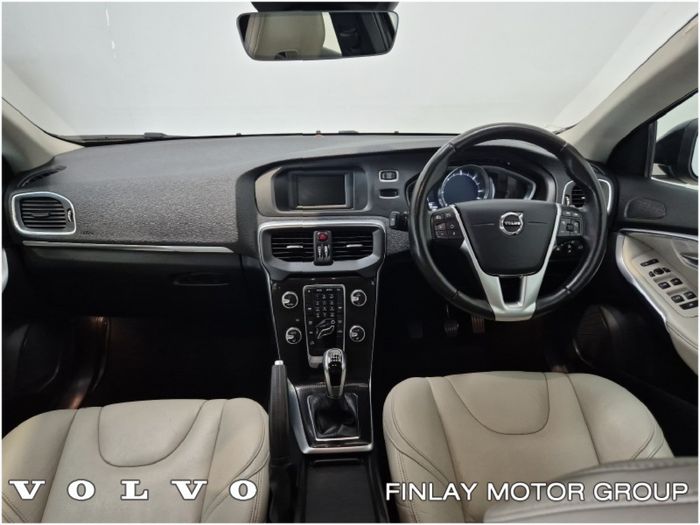 Volvo V40 2019