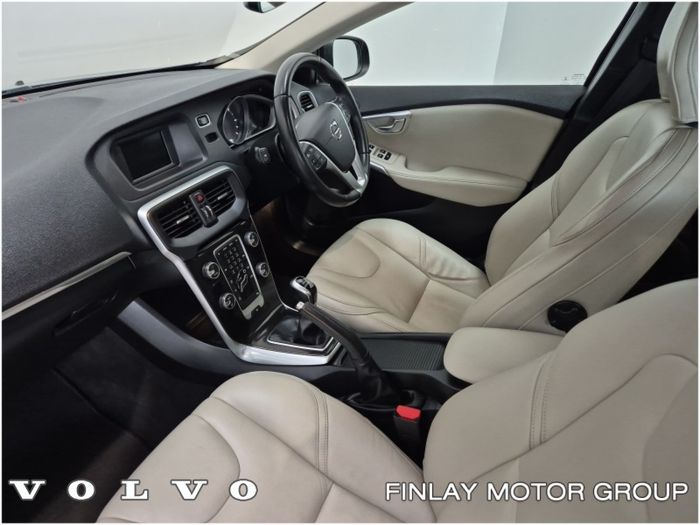 Volvo V40 2019