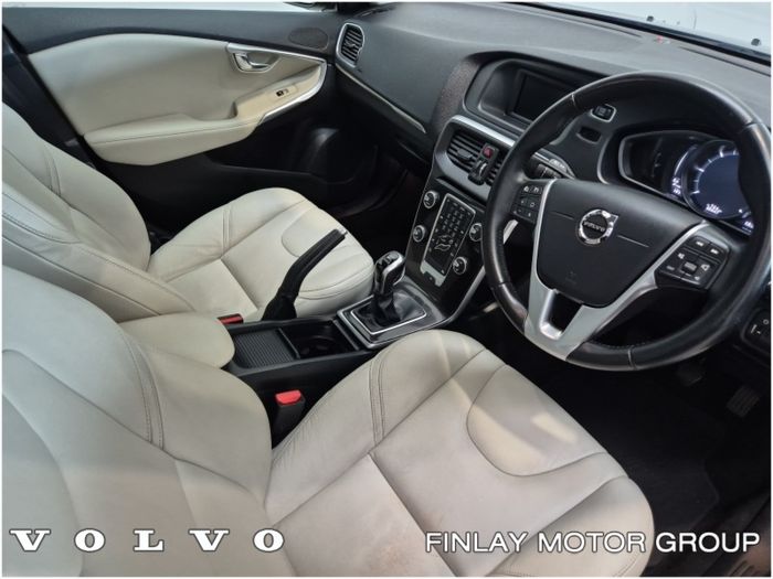 Volvo V40 2019