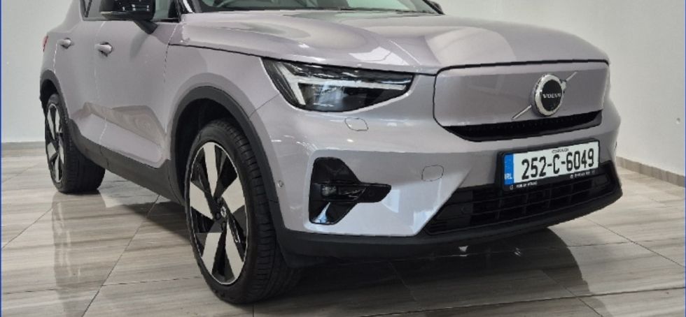 Volvo EX40 2025