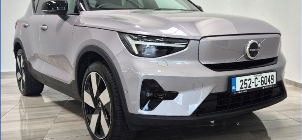 Volvo EX40 2025