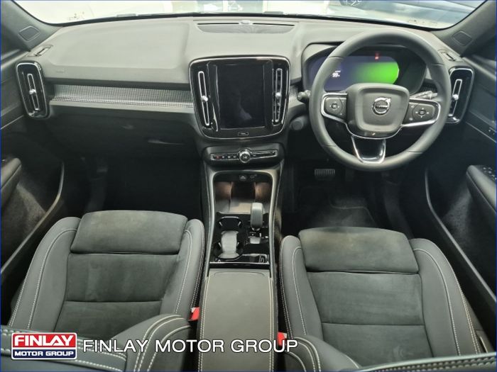 Volvo EX40 2026
