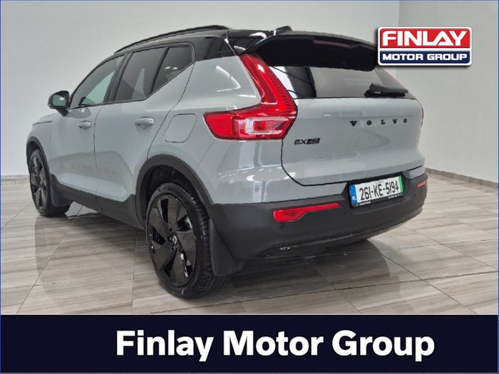 Volvo EX40 2026