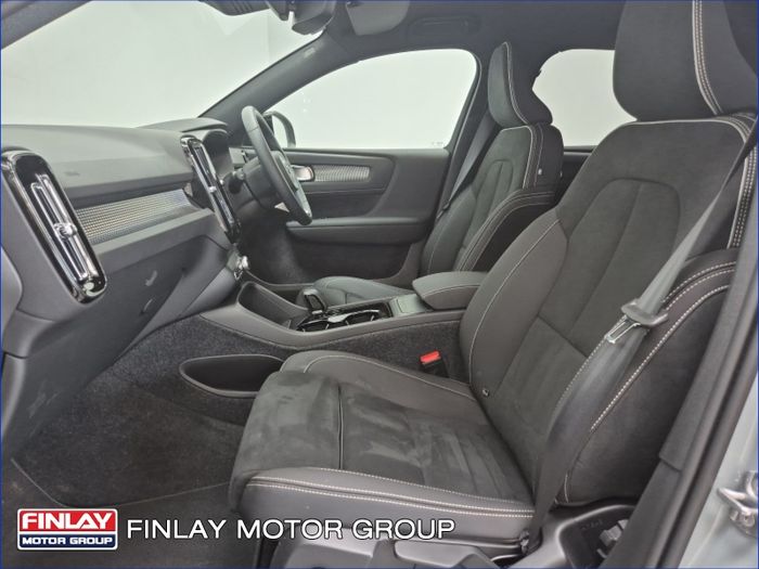 Volvo EX40 2026