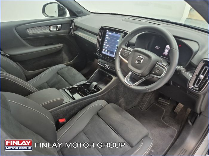 Volvo EX40 2026