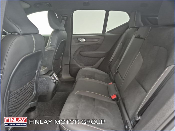 Volvo EX40 2026