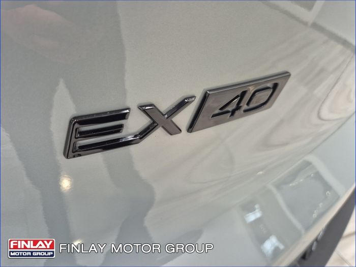 Volvo EX40 2026