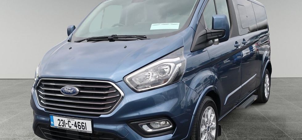 Ford Tourneo Custom 2023