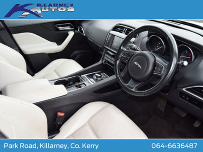 Jaguar F- PACE 2016
