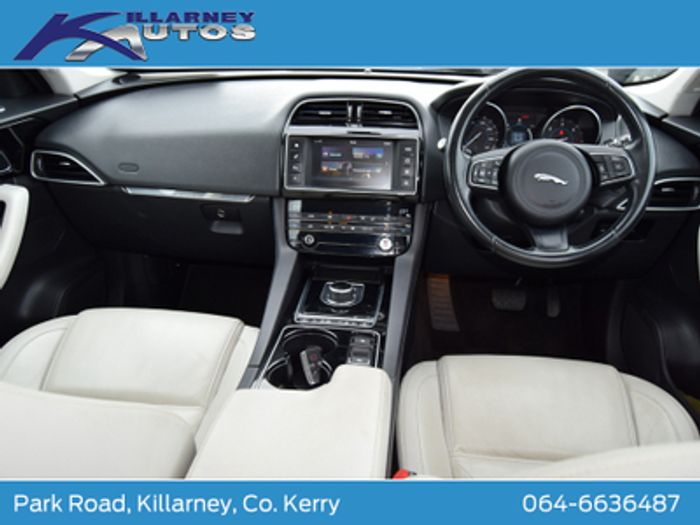 Jaguar F- PACE 2016