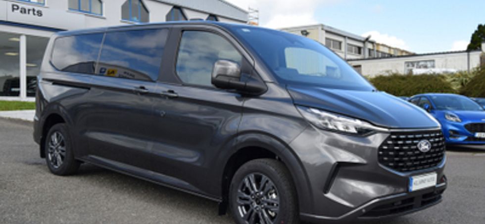 Ford Tourneo Custom 2025