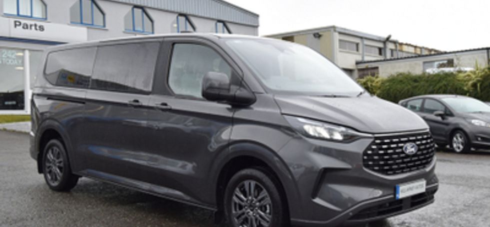 Ford Tourneo Custom 2025
