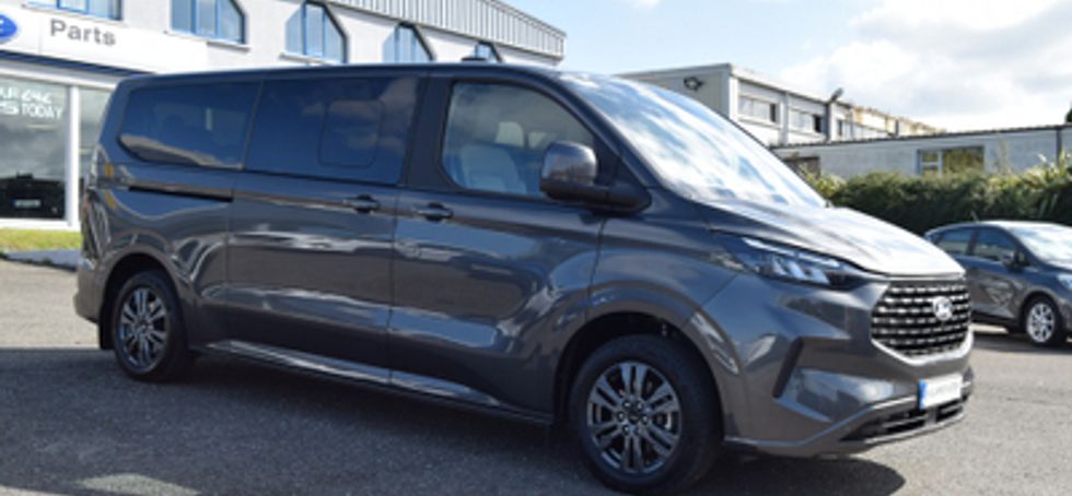 Ford Tourneo Custom 2025
