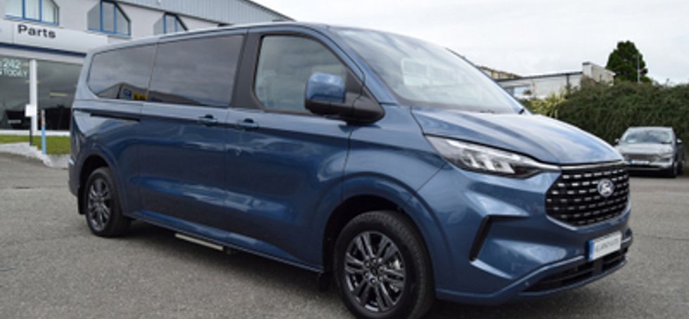 Ford Tourneo Custom 2025