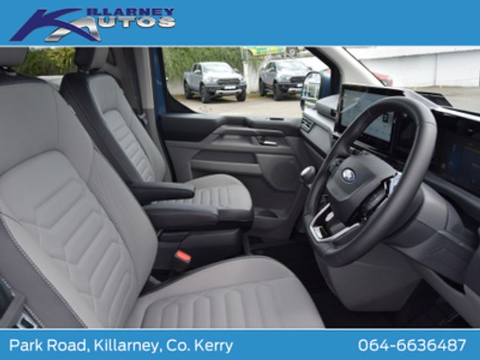 Ford Tourneo Custom 2025