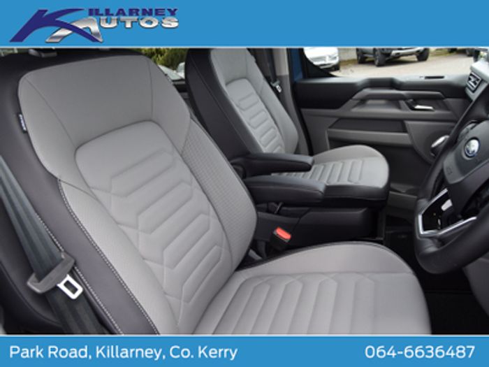 Ford Tourneo Custom 2025