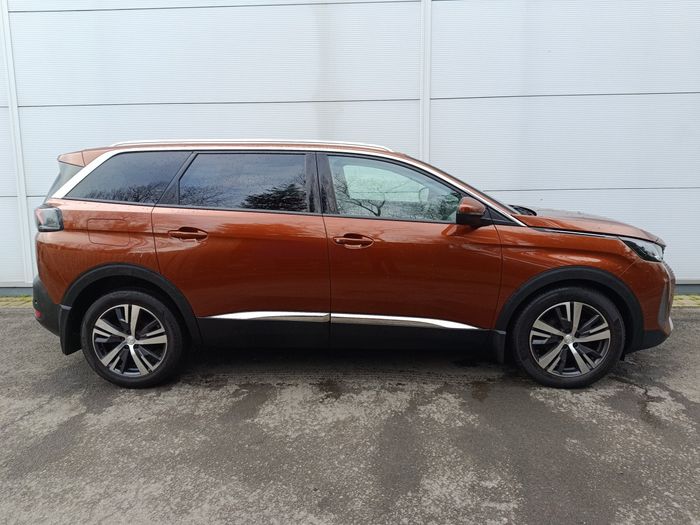 Peugeot 5008 2021