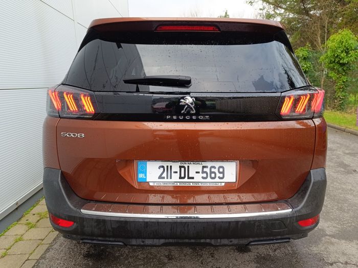Peugeot 5008 2021