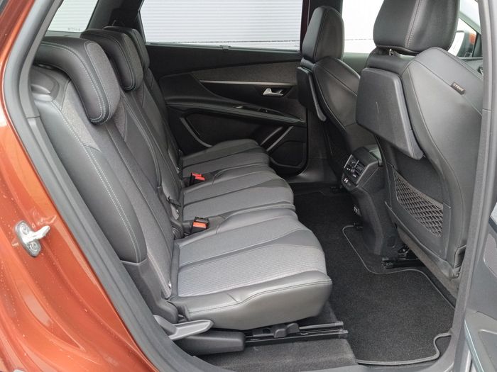 Peugeot 5008 2021