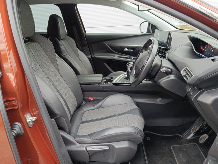Peugeot 5008 2021