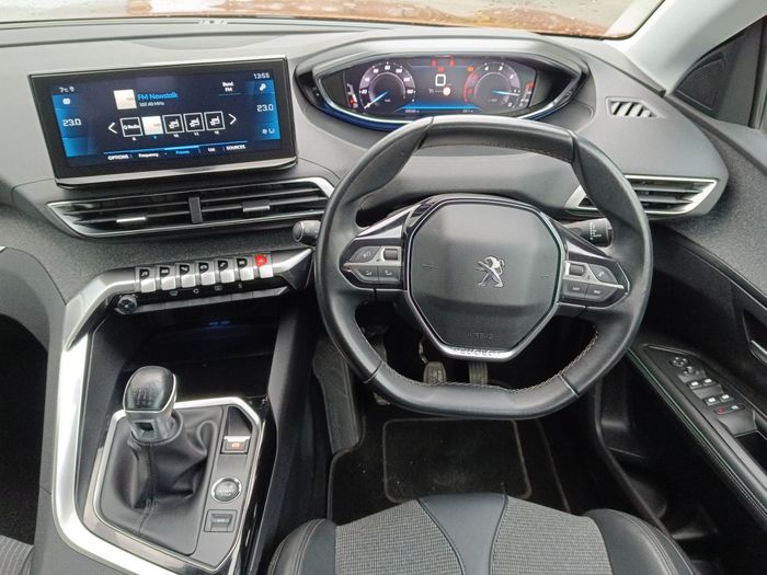 Peugeot 5008 2021