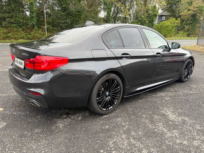 BMW 5 Series 2021