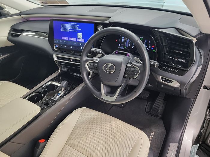 Lexus RX 2025