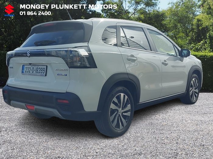 Suzuki S-CROSS 2023
