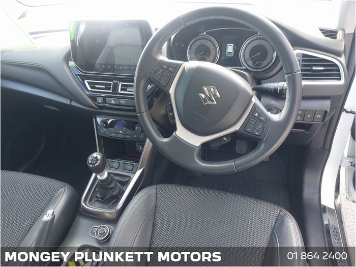 Suzuki S-CROSS 2023