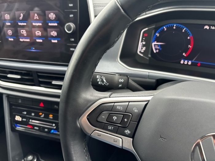 Volkswagen T-Roc 2024
