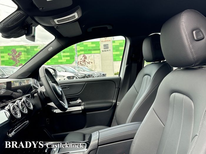 Mercedes-Benz GLB- Class 2025