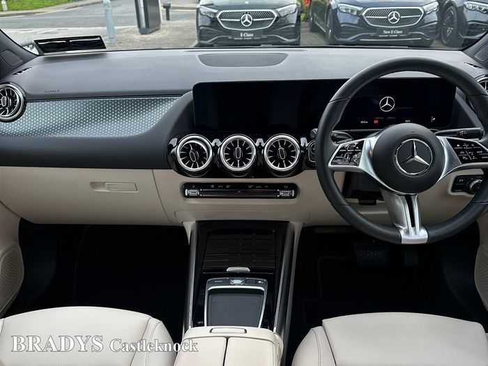 Mercedes-Benz GLA Class 2024
