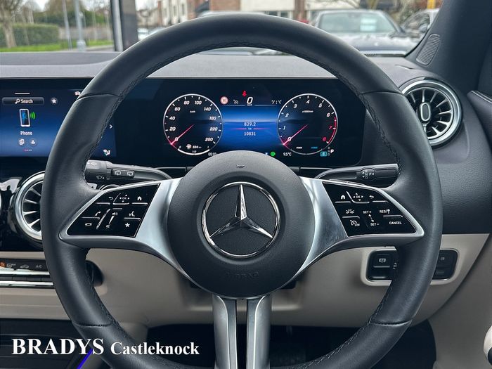 Mercedes-Benz GLA Class 2024
