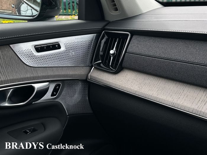Volvo XC90 2025