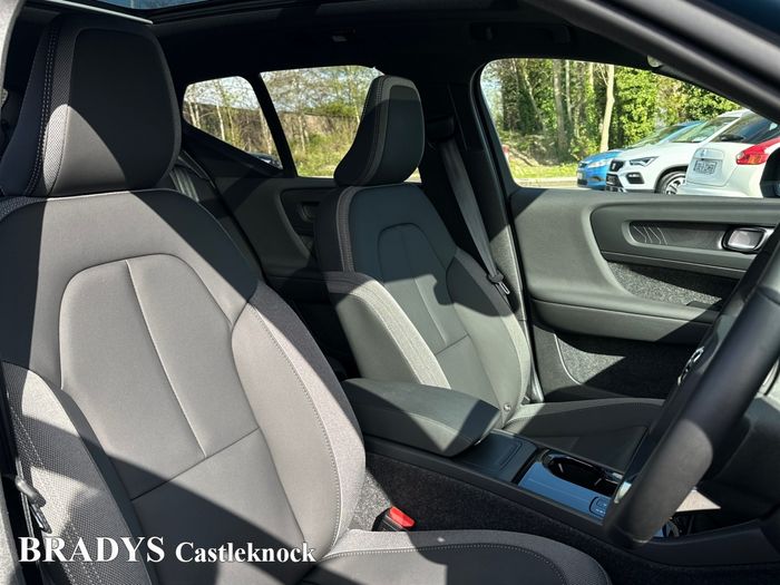 Volvo EX40 2025