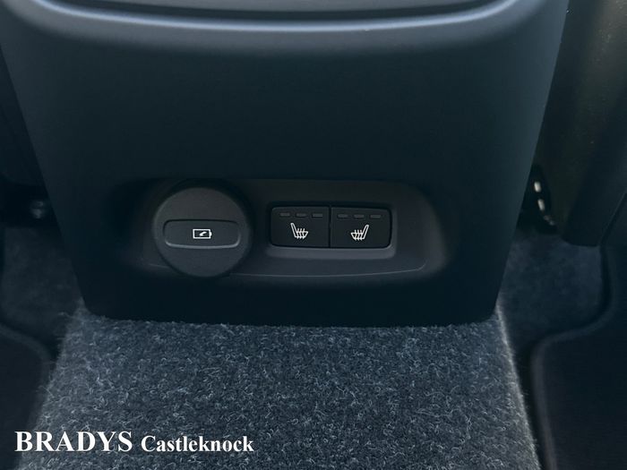Volvo EX40 2025