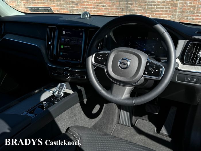 Volvo XC60 2025