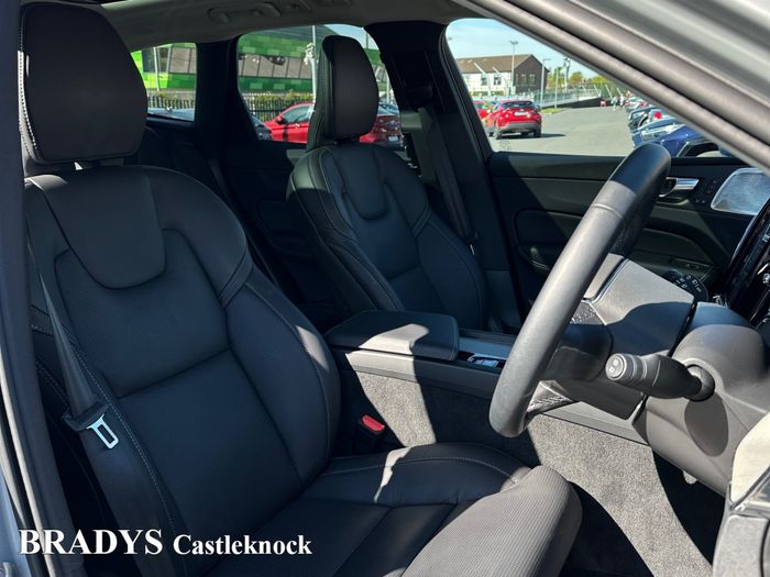 Volvo XC60 2025