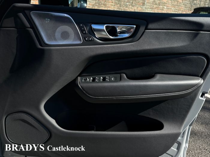 Volvo XC60 2025
