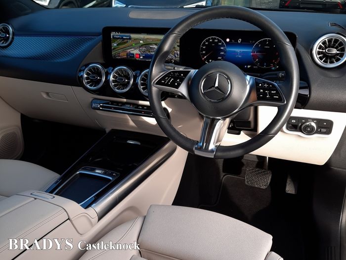 Mercedes-Benz GLA Class 2025