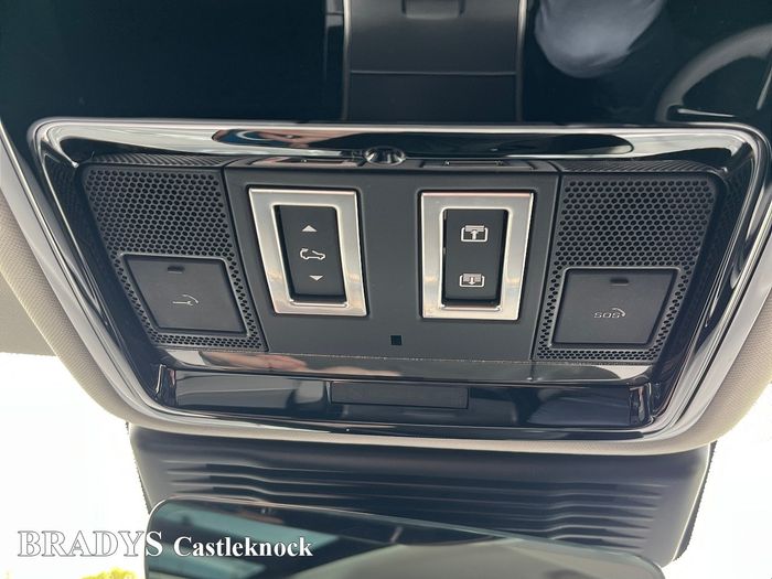 Land Rover Range Rover Velar 2025