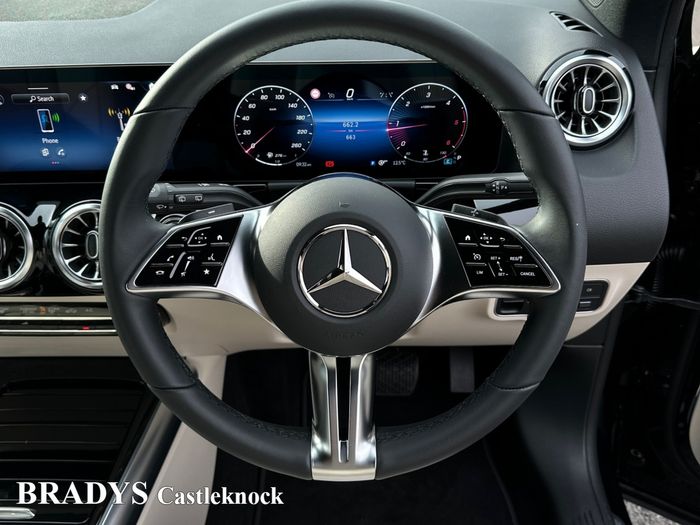 Mercedes-Benz GLA Class 2025