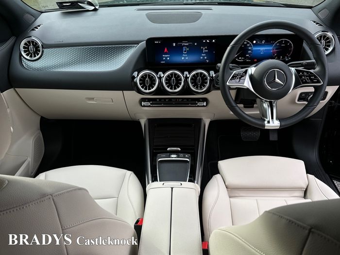 Mercedes-Benz GLA Class 2025