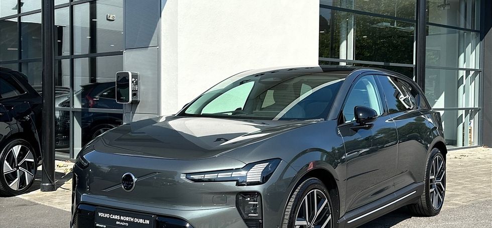 Volvo EX60 2026