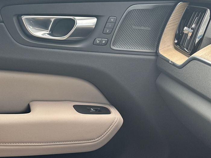 Volvo XC60 2026