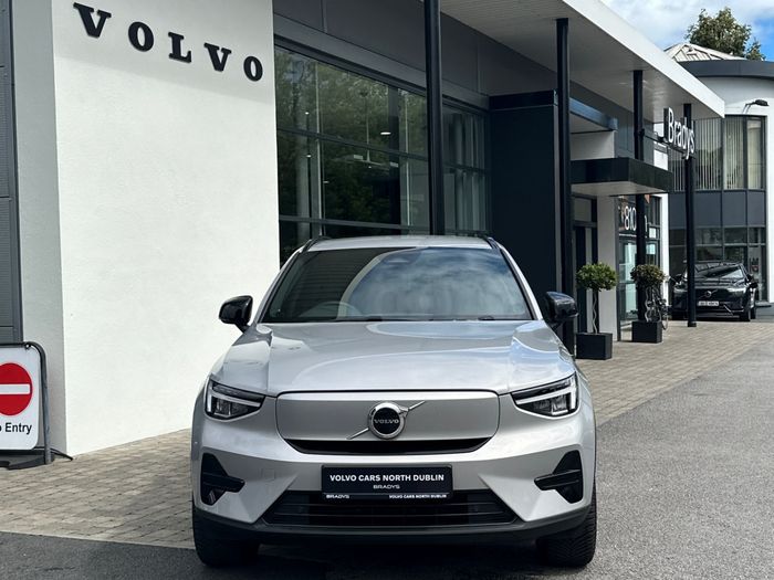 Volvo EX40 2026